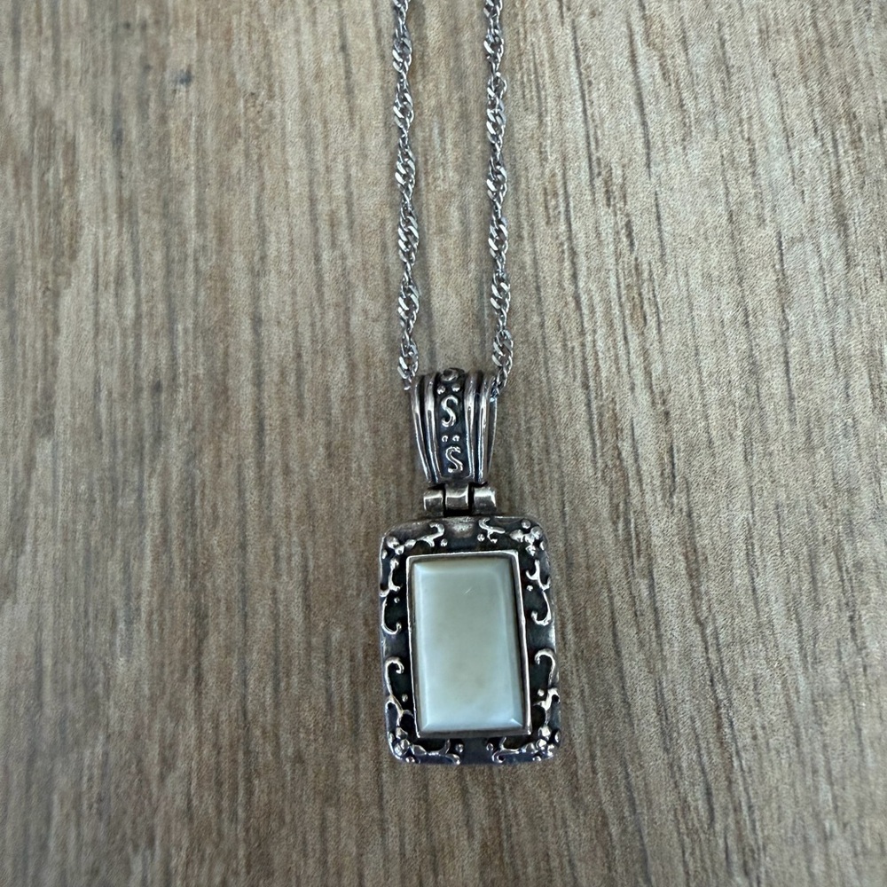 Vintage Sterling 925 Silver & Mother of Pearl Necklace